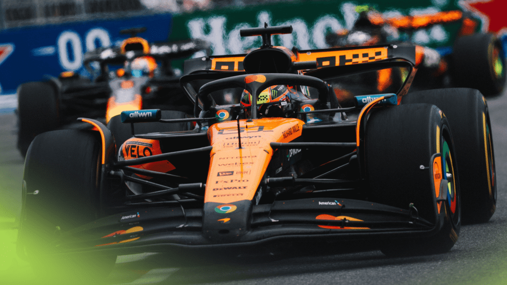 oscar-piastri-mclaren-mcl39-max-verstappen-red-bull-rb21-lando-norris-f1-2025-miami-grand-prix