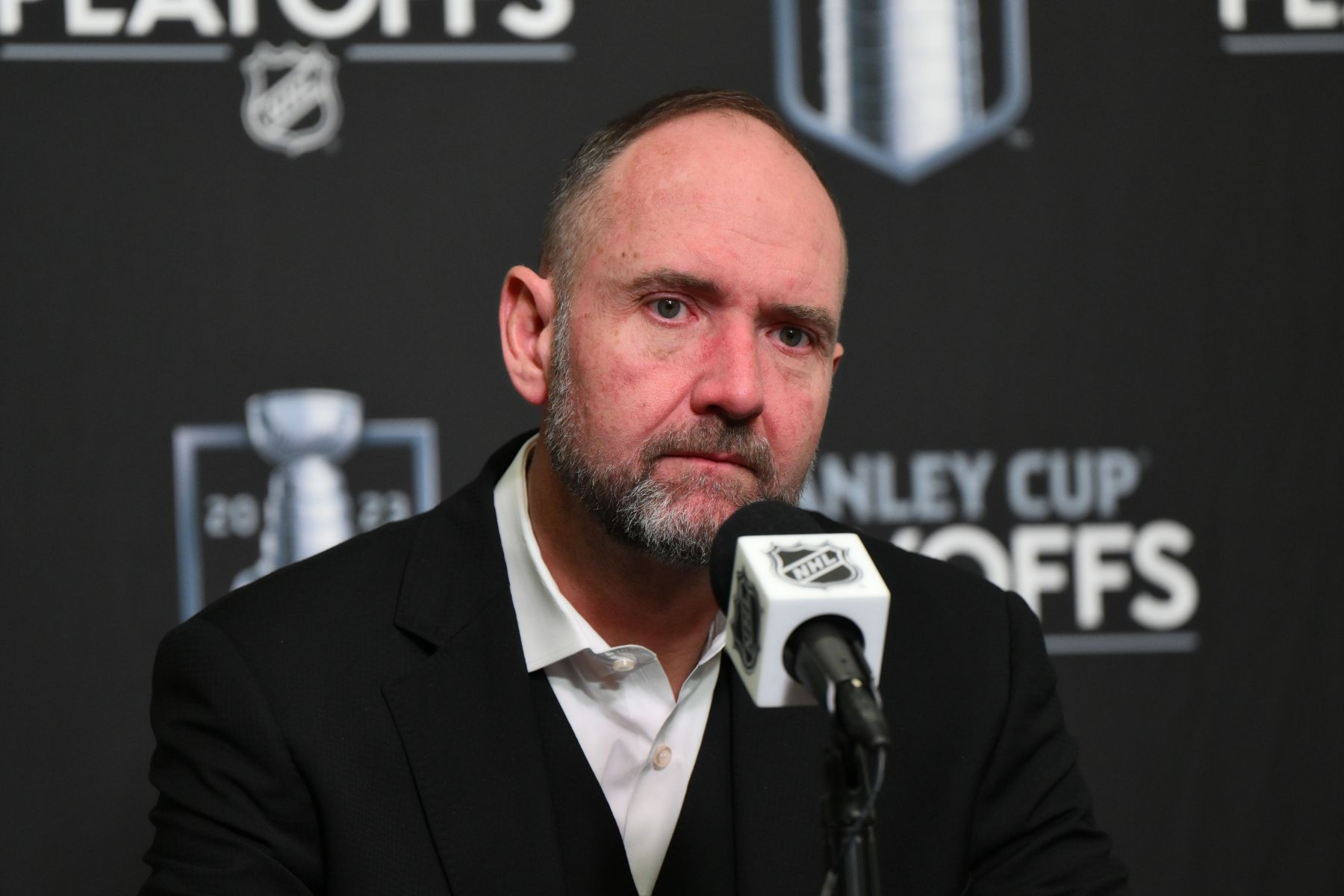 Coach Pete DeBoer