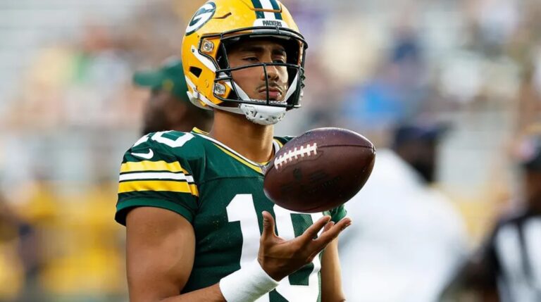 🏈 Jordan Love Outduels Aaron Rodgers: A New Era Begins in Green Bay | 2025